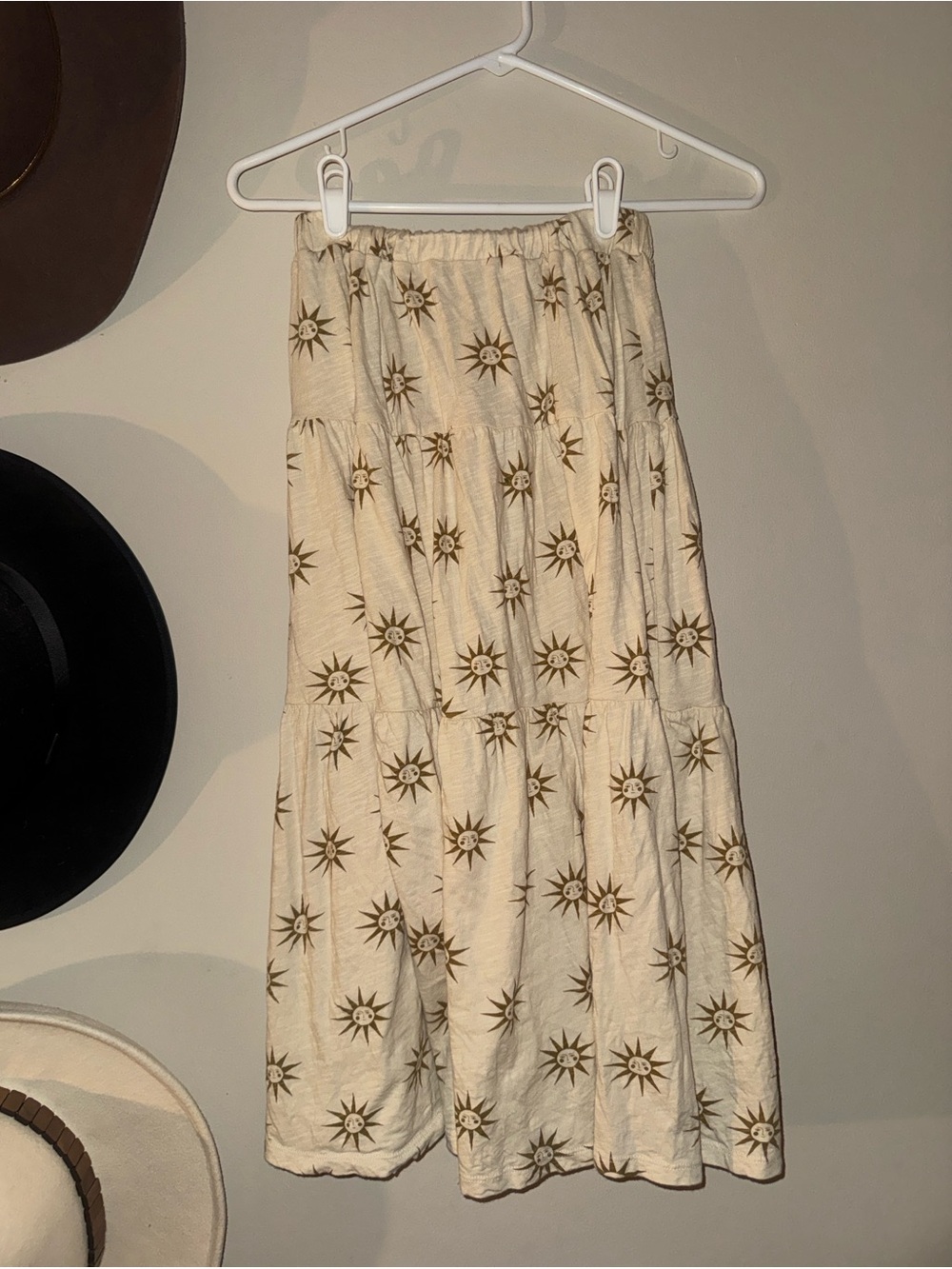 Rylee + Cru Boho Cream Sun-Print Tiered Maxi Skirt + tee